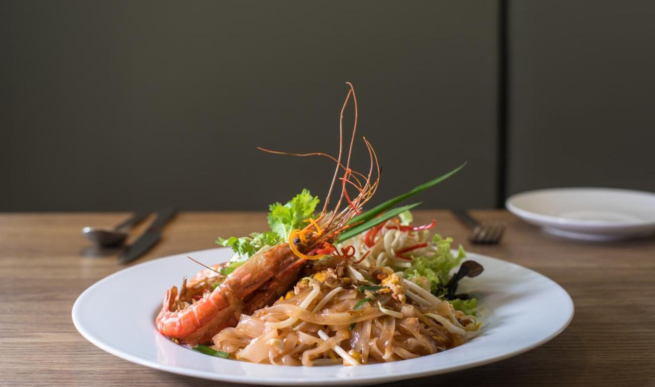 S Ratchada Leisure Hotel - Sha Plus Бангкок Екстер'єр фото Pad Thai