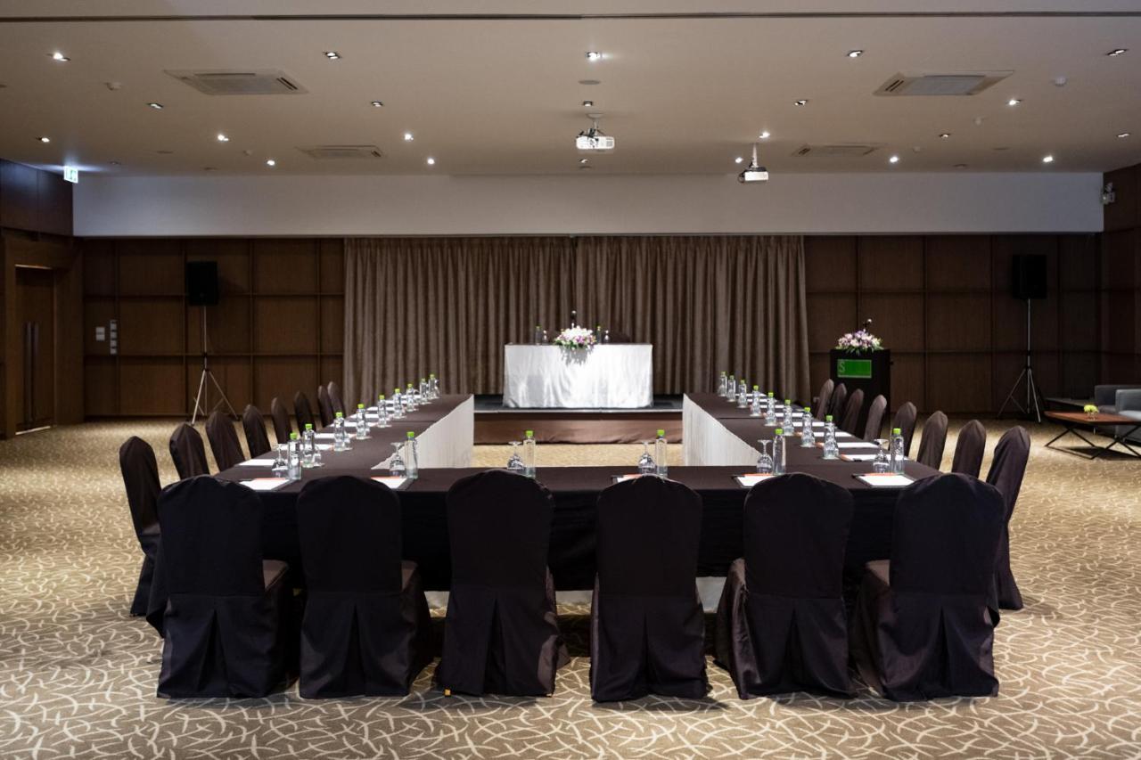 S Ratchada Leisure Hotel - Sha Plus Бангкок Екстер'єр фото Meeting room